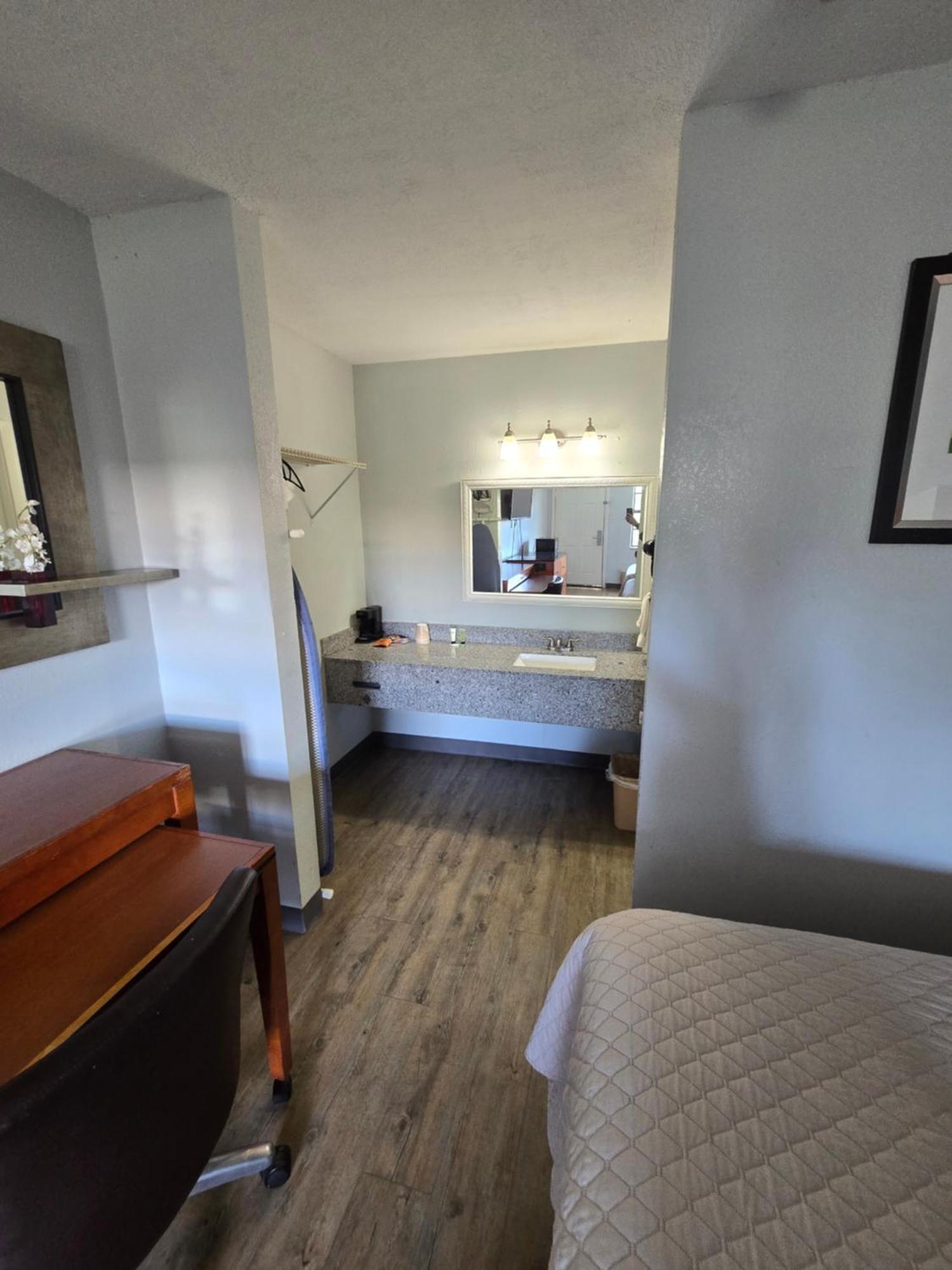 Best Price Motel & Suites Ориндж Екстериор снимка